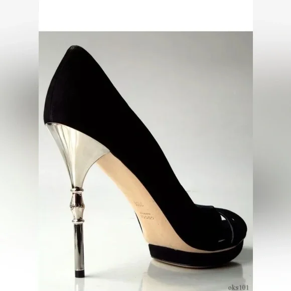 Gucci Bamboo Accent Suede Pumps Women's Size: 6.5